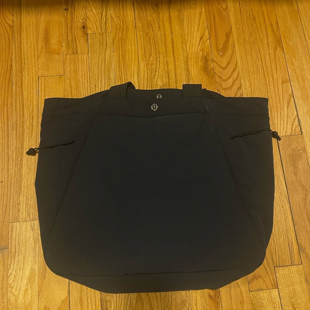 Lululemon Black Side Cinch Tote